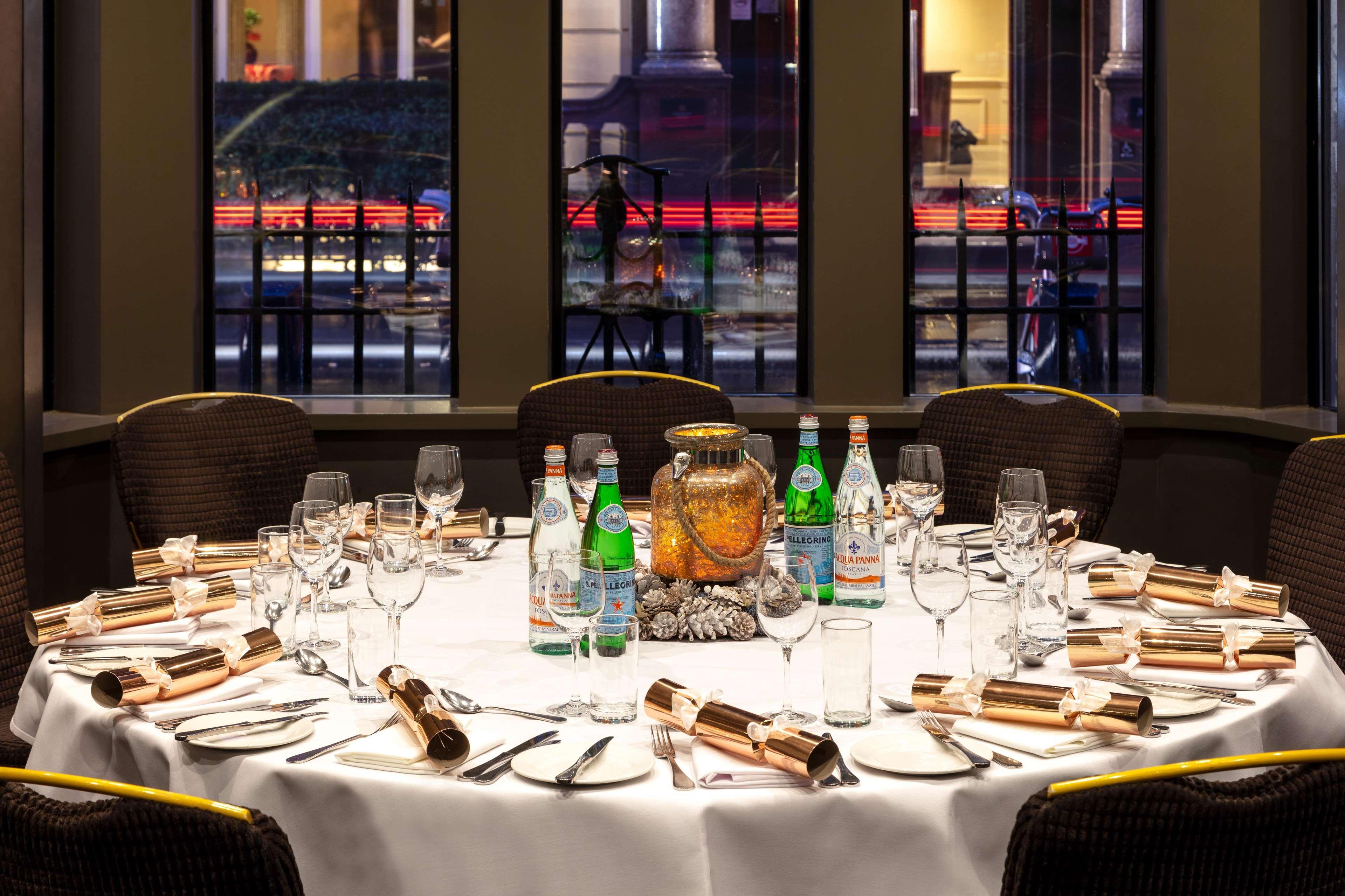 Radisson Blu Hotel, London Bloomsbury Ngoại thất bức ảnh
