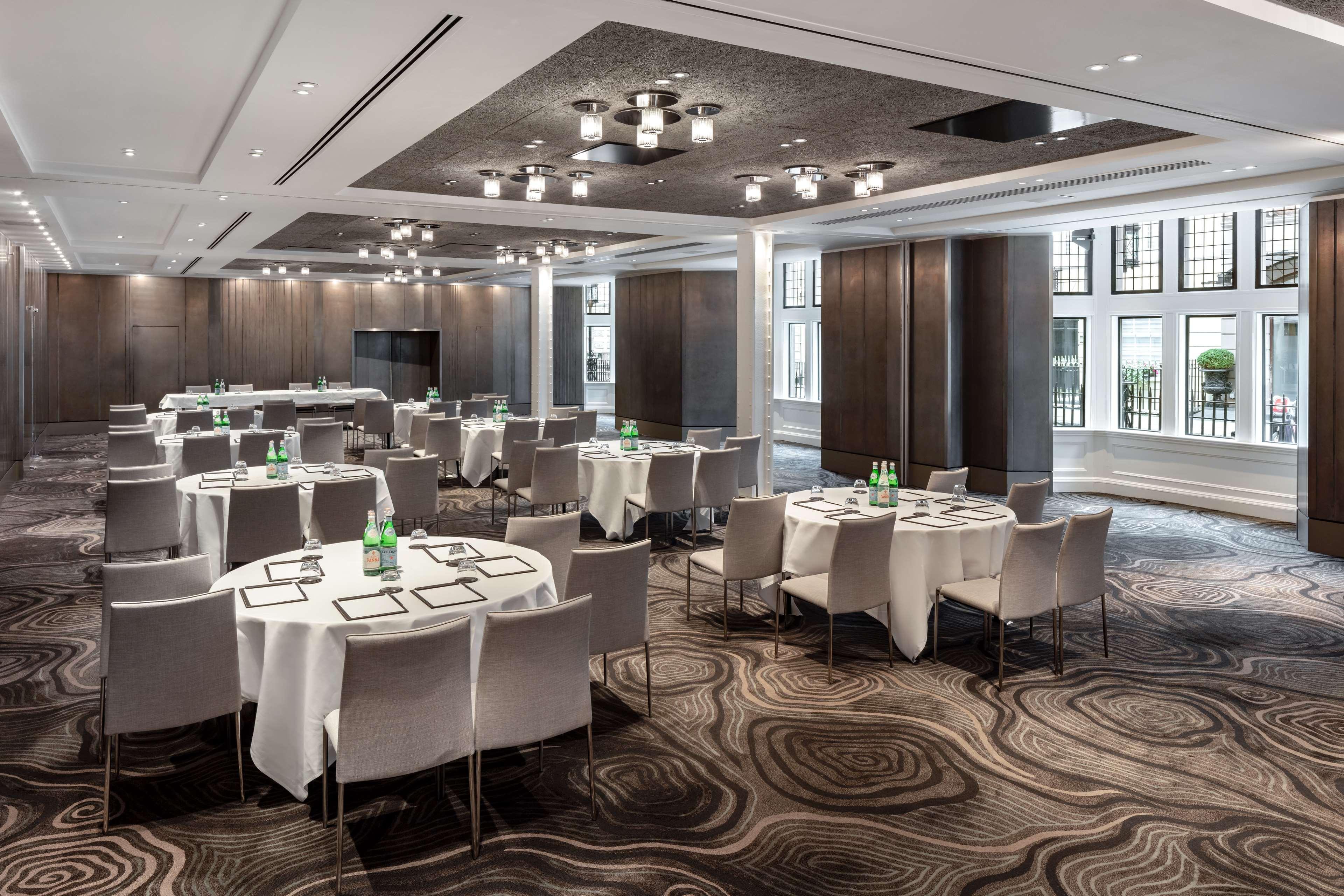 Radisson Blu Hotel, London Bloomsbury Ngoại thất bức ảnh
